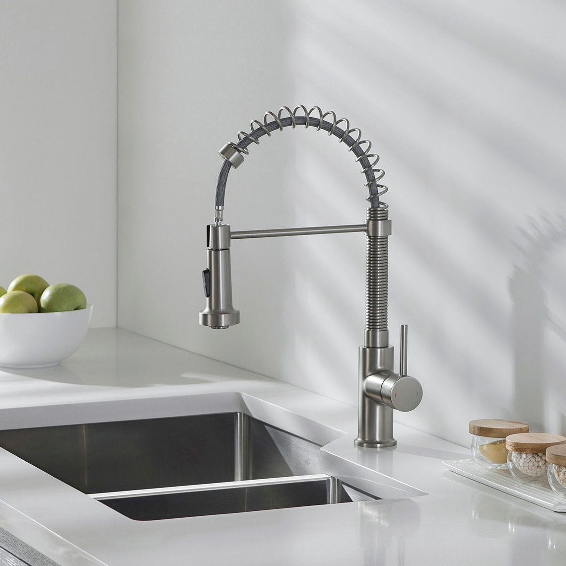 Kibi Usa Aurora Lead Freepull Down Single Handle Kitchen Faucet