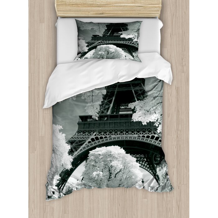 Decorations Eiffel Tower With Blooming Trees Historic Paris Landmark Duvet Cover Set