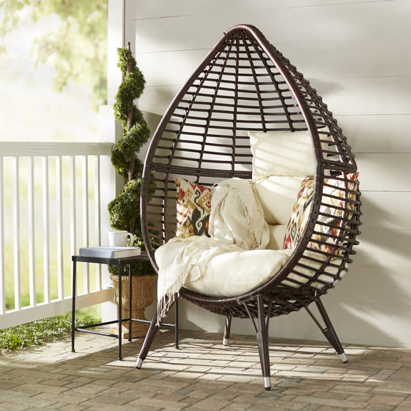 Teardrop outdoor chair