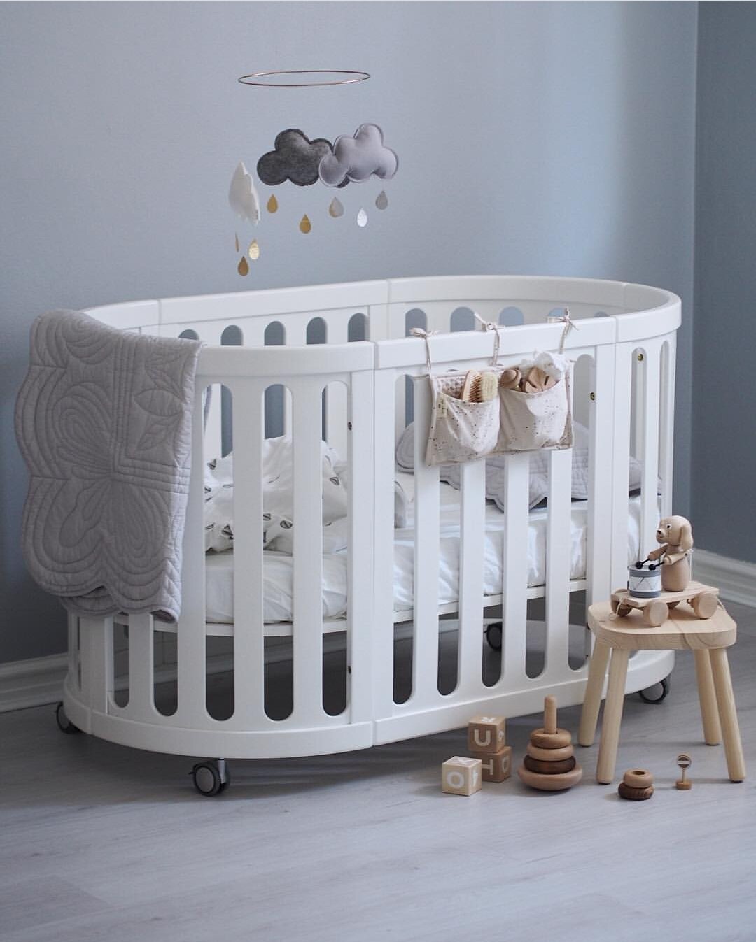 crib with mattress and changing table