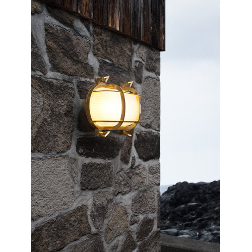 Helford outdoor wall light, brass