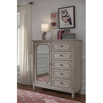 baby armoire