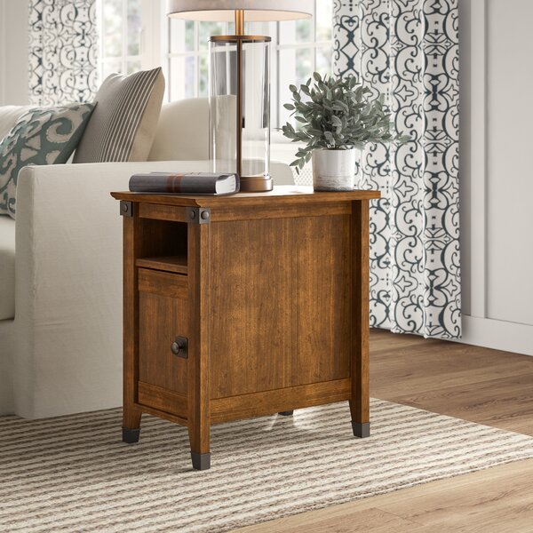Review Chantrell End Table