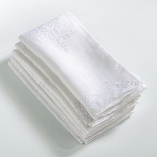 white cloth napkins