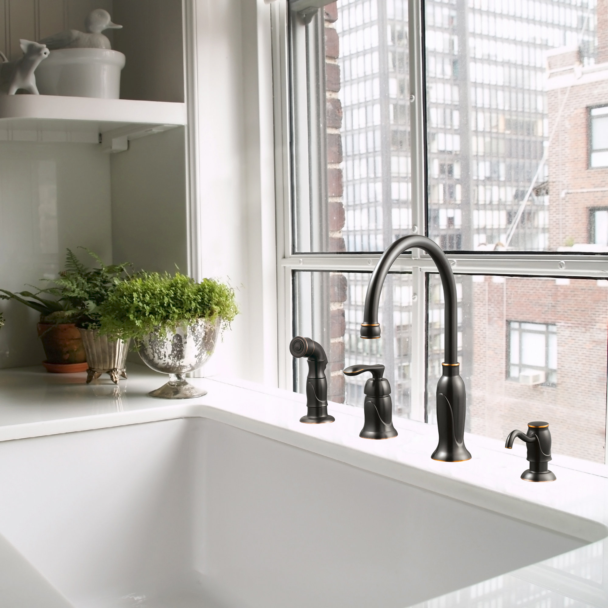 Alcott Hill Helen Single Handle Kitchen Faucet With Side Spray And