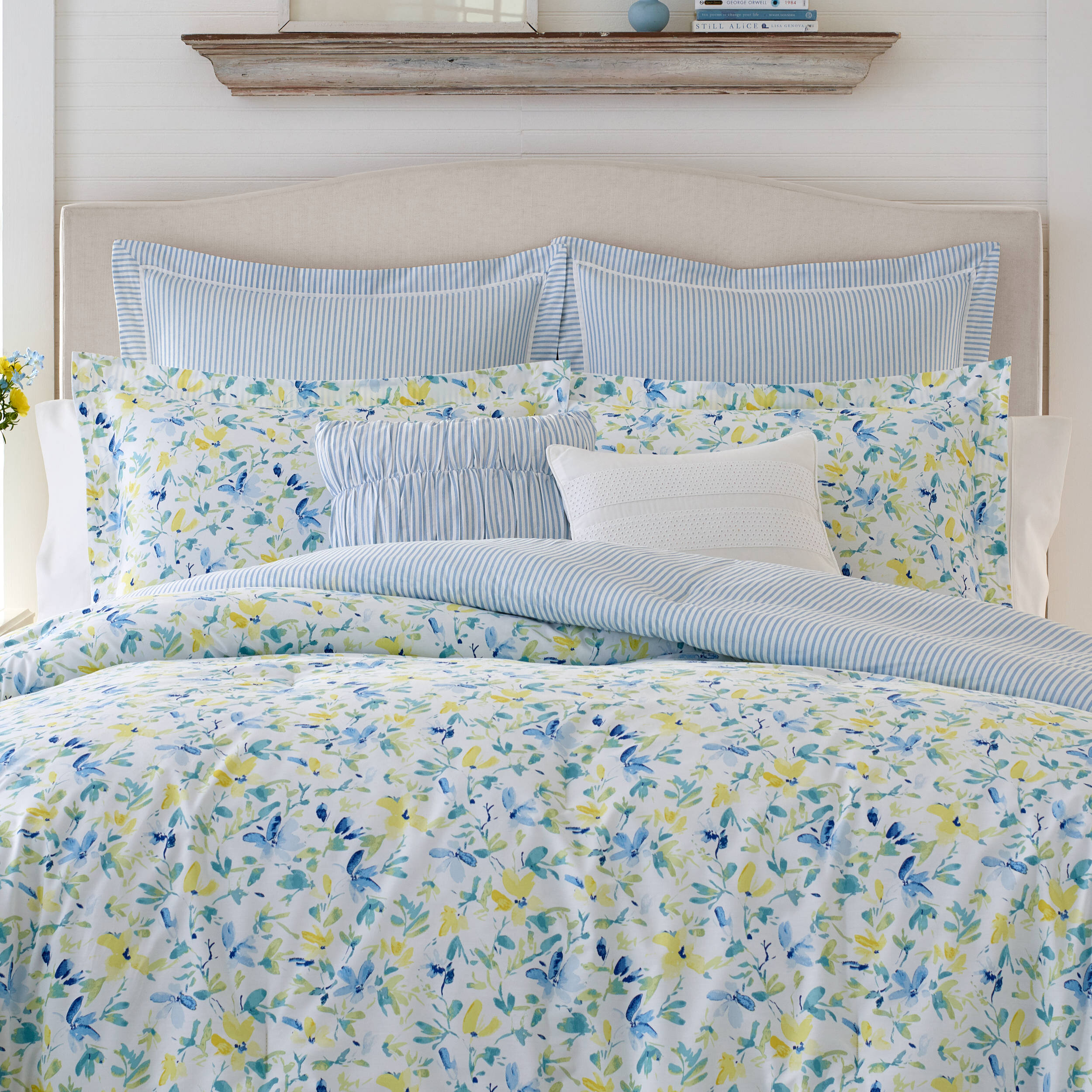 Featured image of post Blue And Gold Comforters