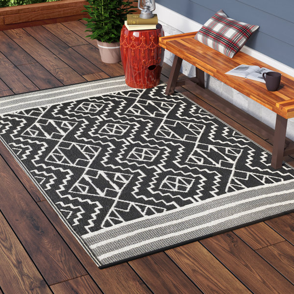 Tayler Indoor/Outdoor Black/Beige Area Rug by Union Rustic