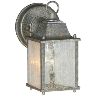 Best Roseland 1-Light Outdoor Wall Lantern By Breakwater Bay Outdoor Lighting Roseland 1-Light Outdoor Wall Lantern By Breakwater Bay Outdoor Lighting