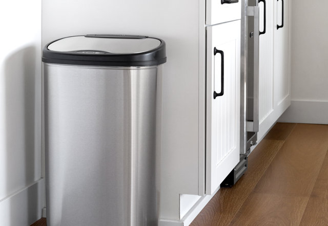 Top Kitchen Trash Cans With Lids