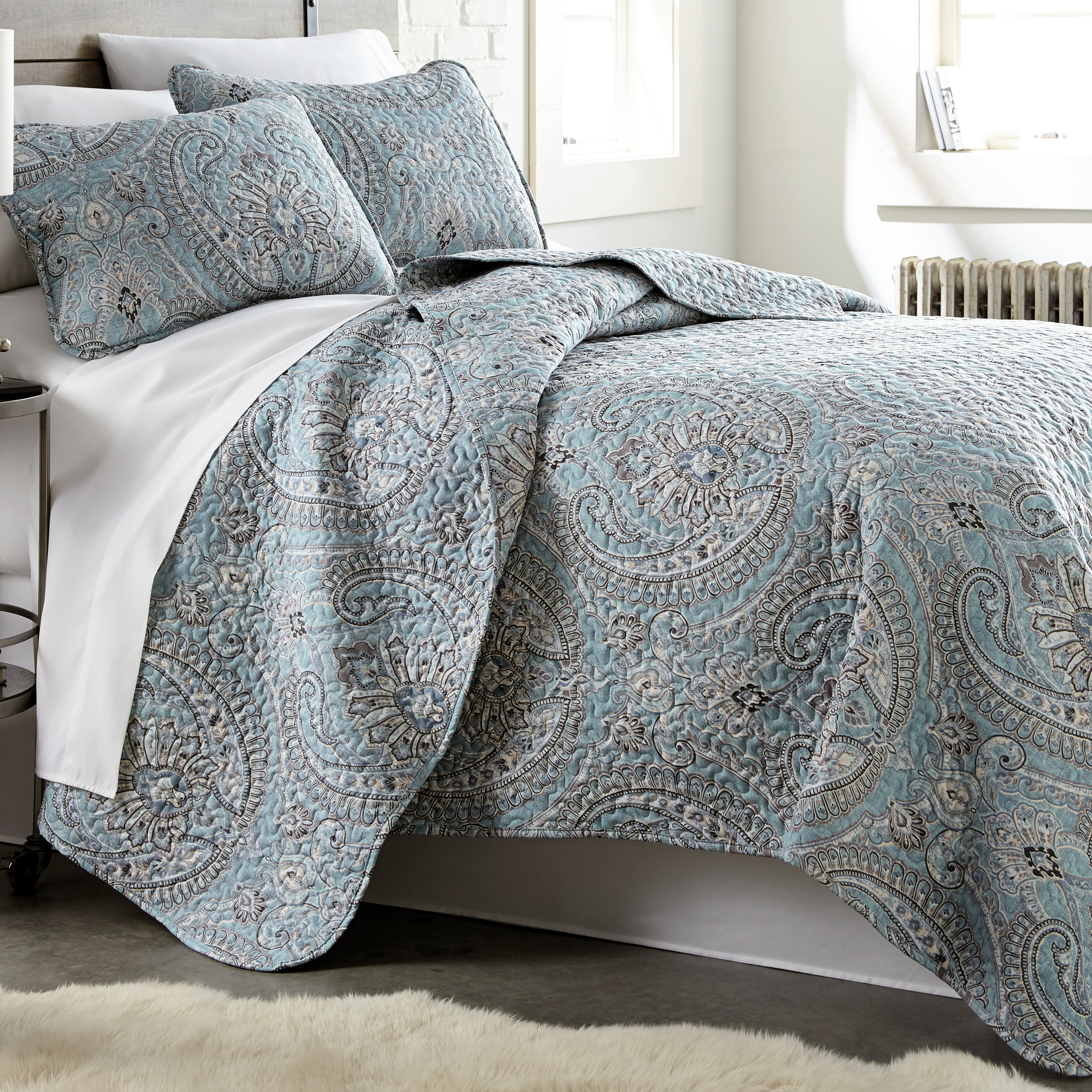 lightweight quilts and coverlets