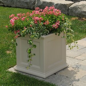 Fairfield Plastic Planter Box