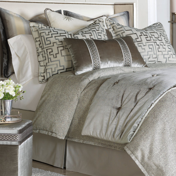 Ezra Smoke Single Reversible Single Comforter