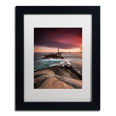 'Pause' Framed Photographic Print Trademark Fine Art Size: 14