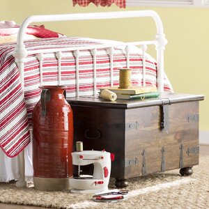 Hallowell Small Blanket Box