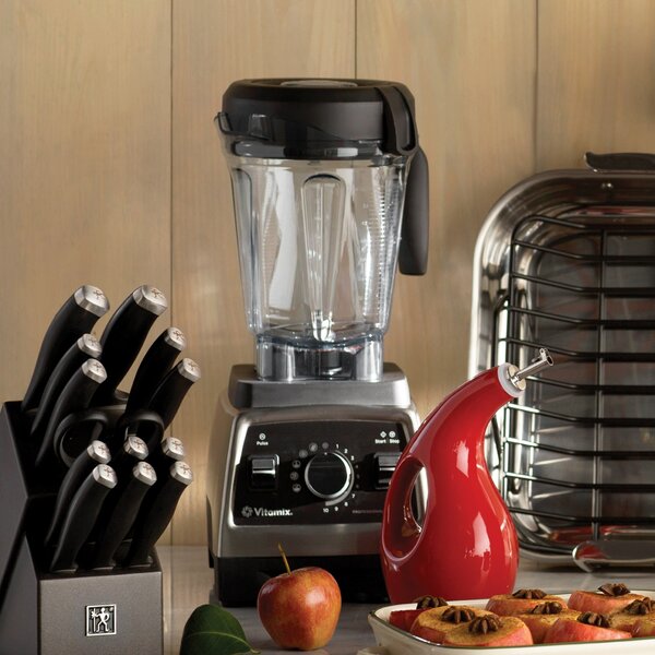 Professional Series 750 Blender in Brushed Metal by Vitamix