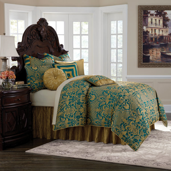 Aristocrat Comforter Set