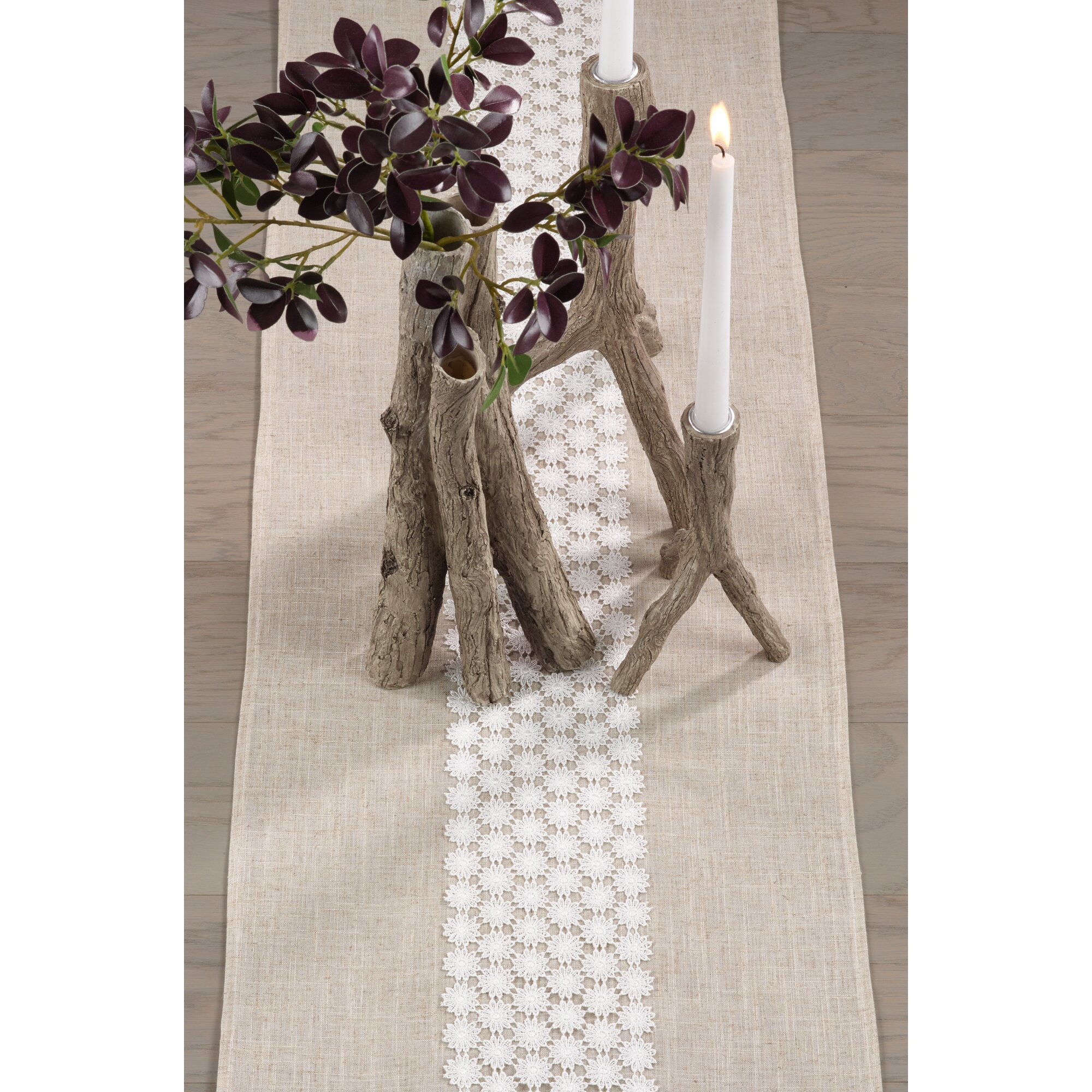 Arvin Lace Country Cottage Table Runner