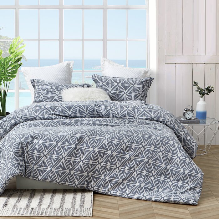 Rowsey Reversible Comforter Set