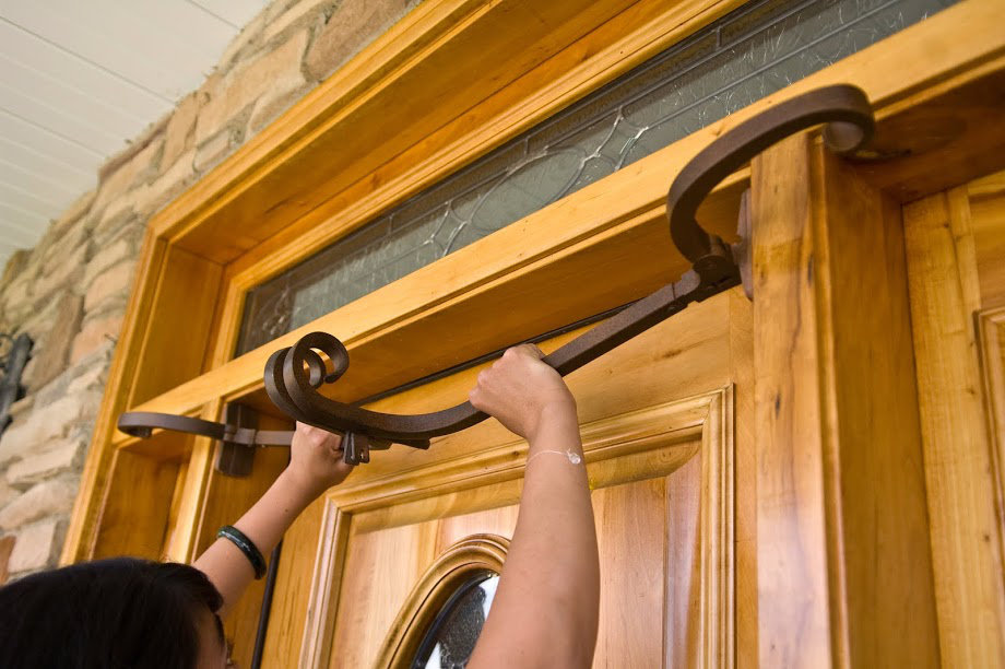 TreeKeeper Premium Christmas Aluminum Single Door Wreath and Garland