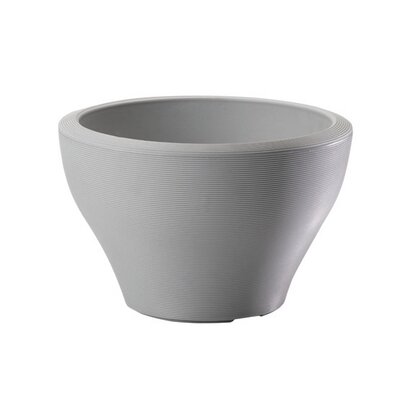 Lepe Plastic Pot Planter Wrought Studio™ Color: Ash, Size: 10.7