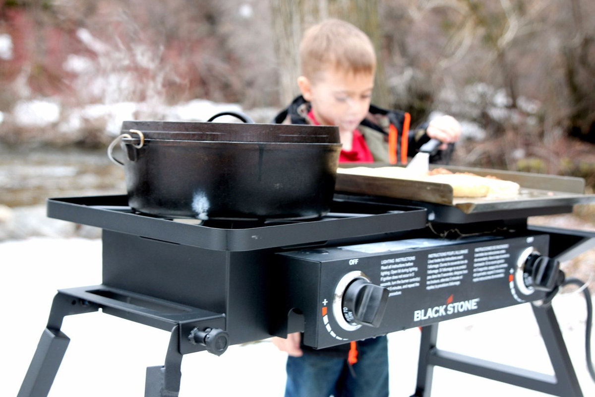 Blackstone Tailgater 2-Burner Propane Gas Griddle Grill ...