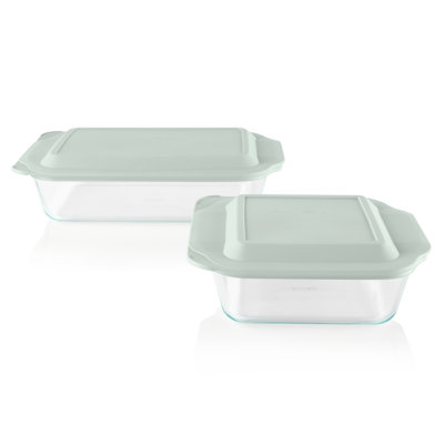 A Pyrex Deeper four-piece bakeware set photographed for a US home retailer listing