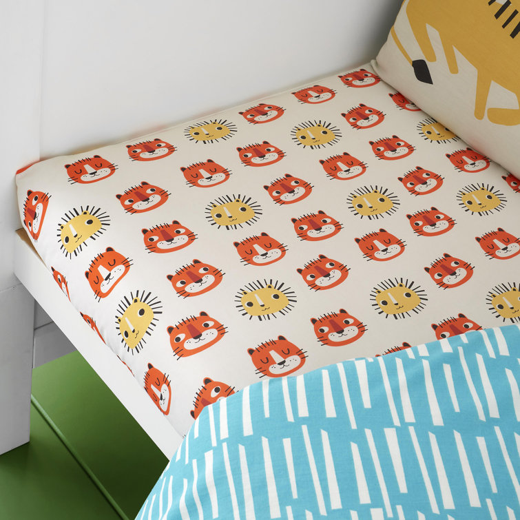 cot sheets and blankets