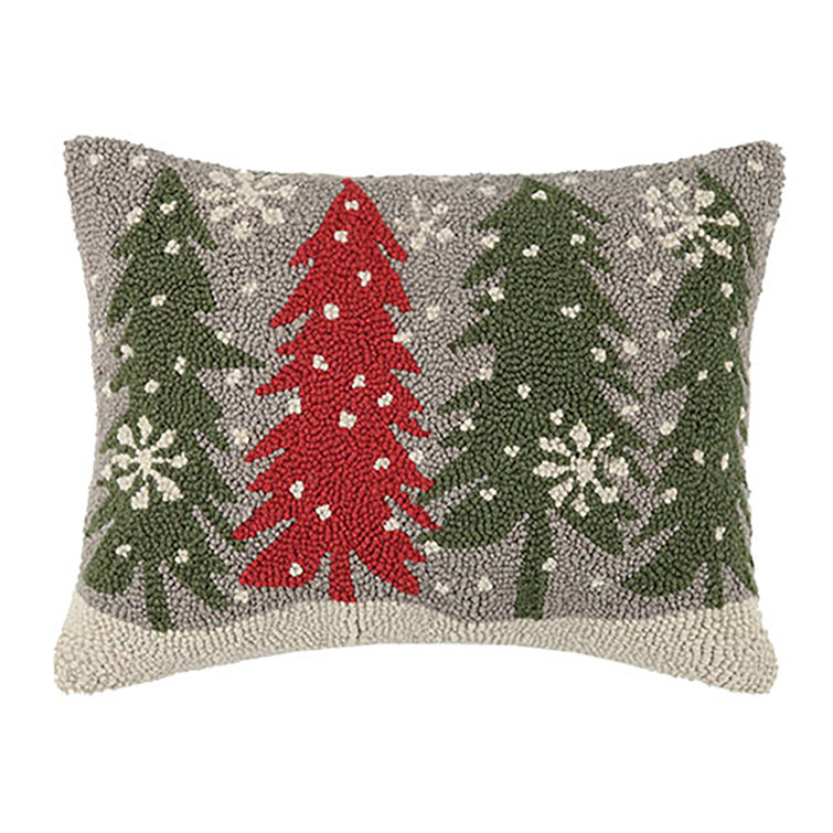 hooked christmas pillows