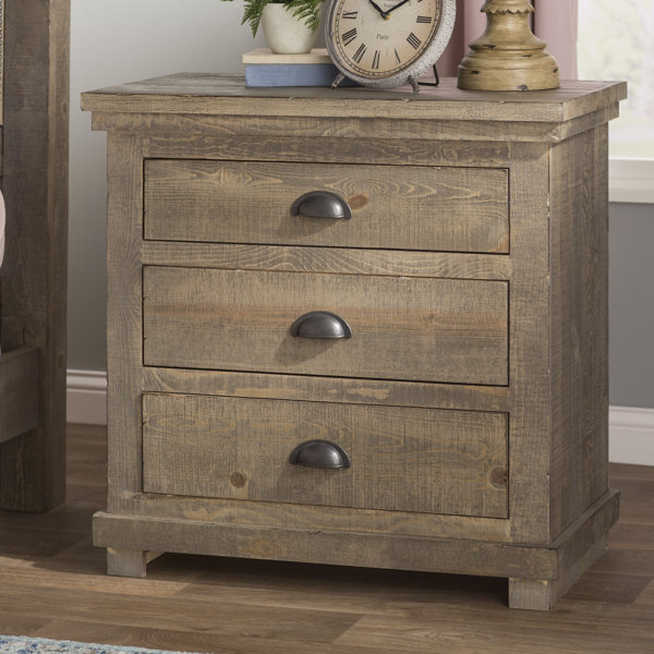 Castagnier 3 Drawer Bachelors Chest By Lark Manor by Lark Manor Spacial Price