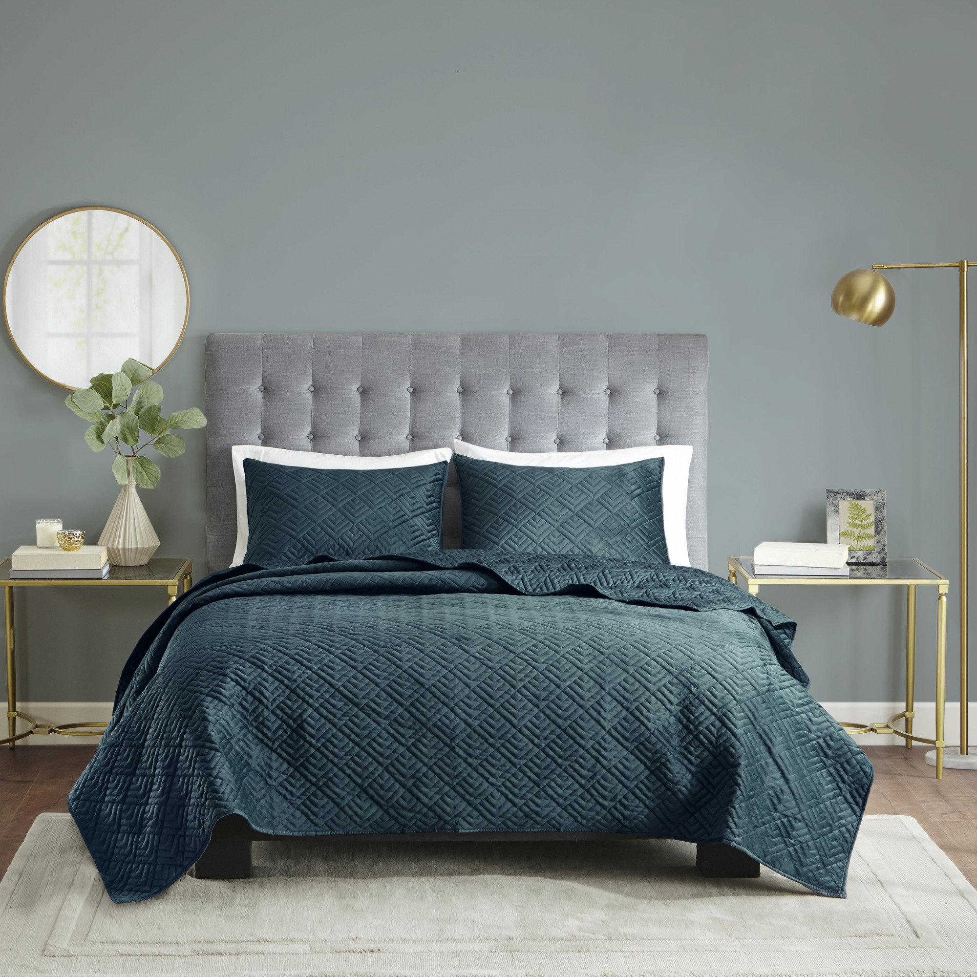 5 Piece Reversible Premium Quilt Set and shams Madison