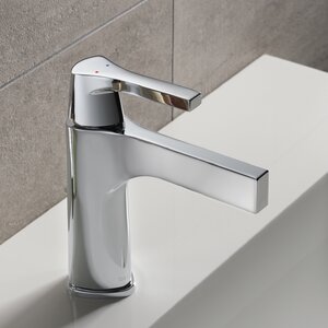 Zura Single hole Single Handle Bathroom Faucet with Drain Assembly and Diamond Seal Technology