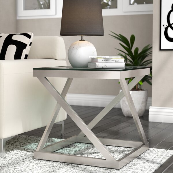 Evadne End Table By Ivy Bronx