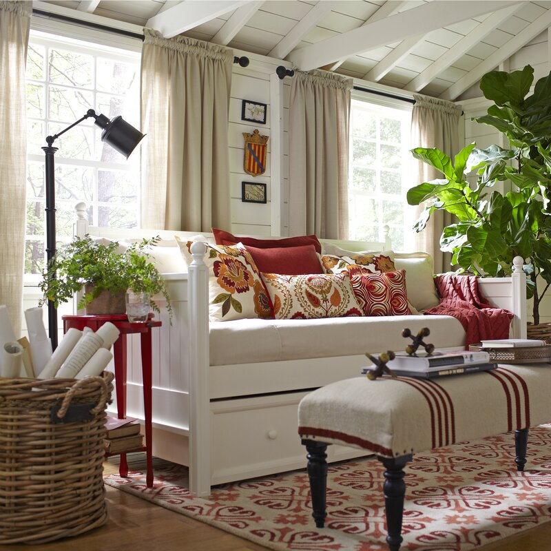 Hampton Daybed & Reviews | Birch Lane