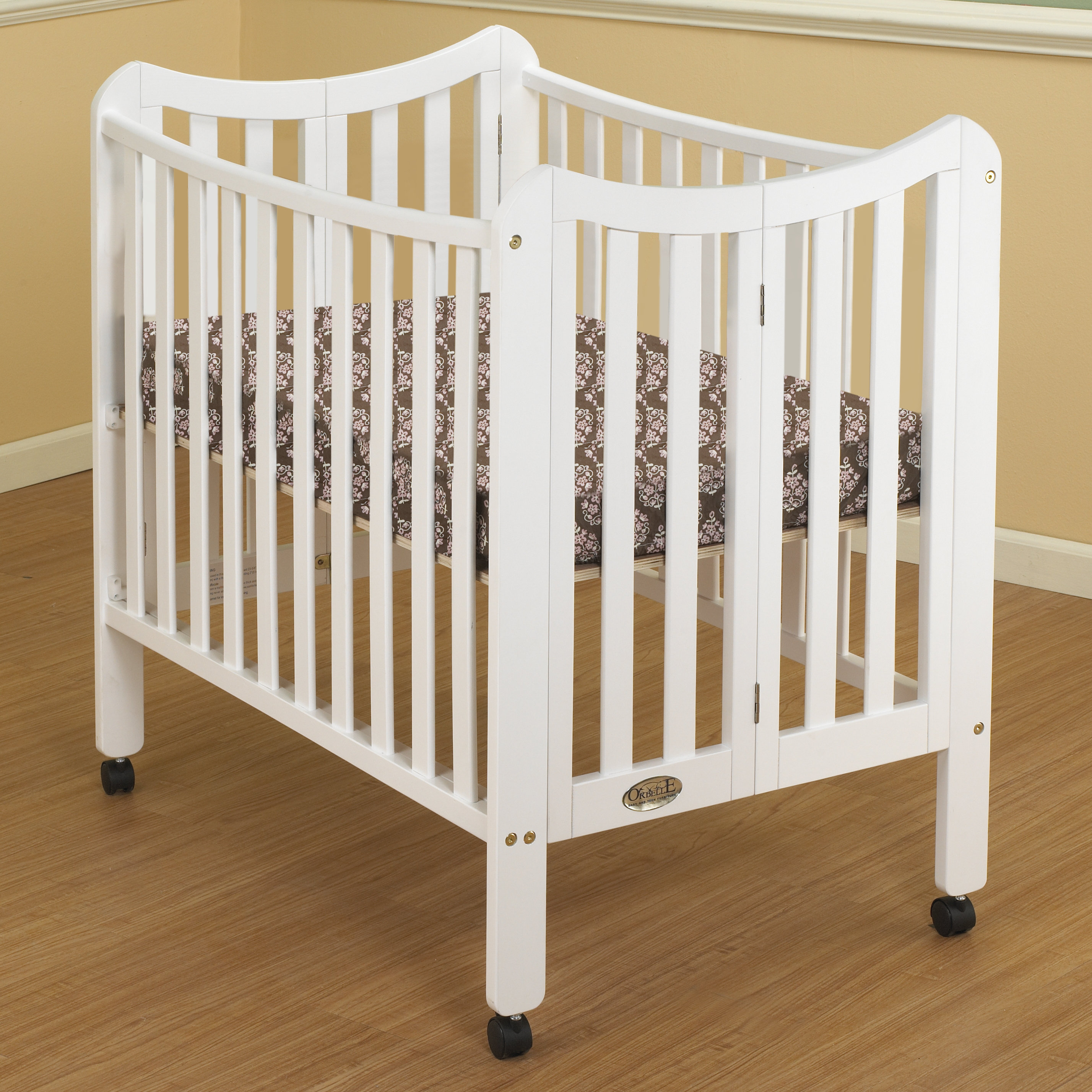 folding mini crib