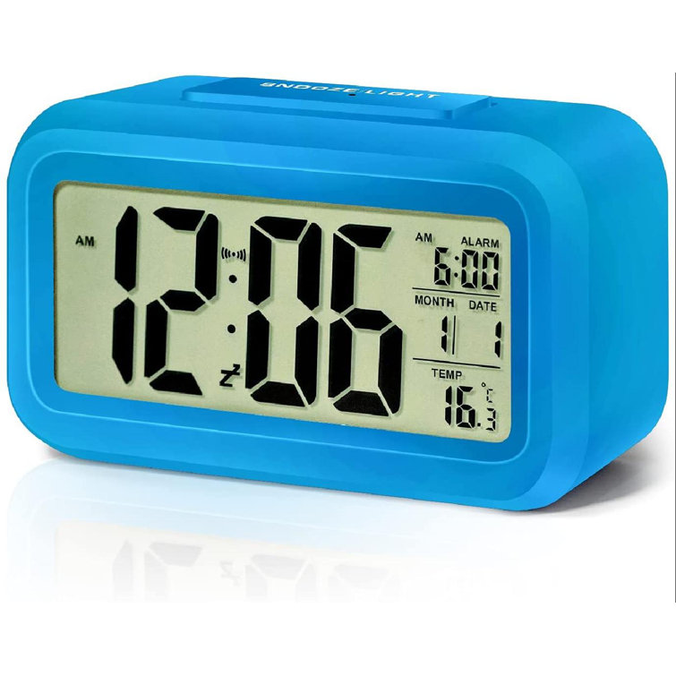 Digital Alarm Clocks Battery Operated, With Smart Nightlight, Indoor  Temperature, Date, Time Large Display, Kids Bedside Alarm Clock Easy To  Use, ...