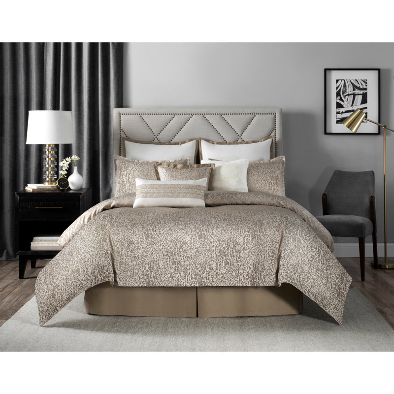 Laundry By Shelli Segal Sonora Leopard Woven Reversible Comforter