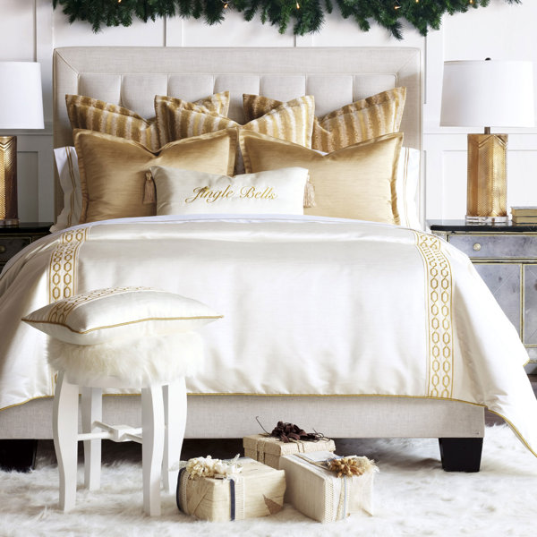 Mistletoe Border Trim Single Comforter