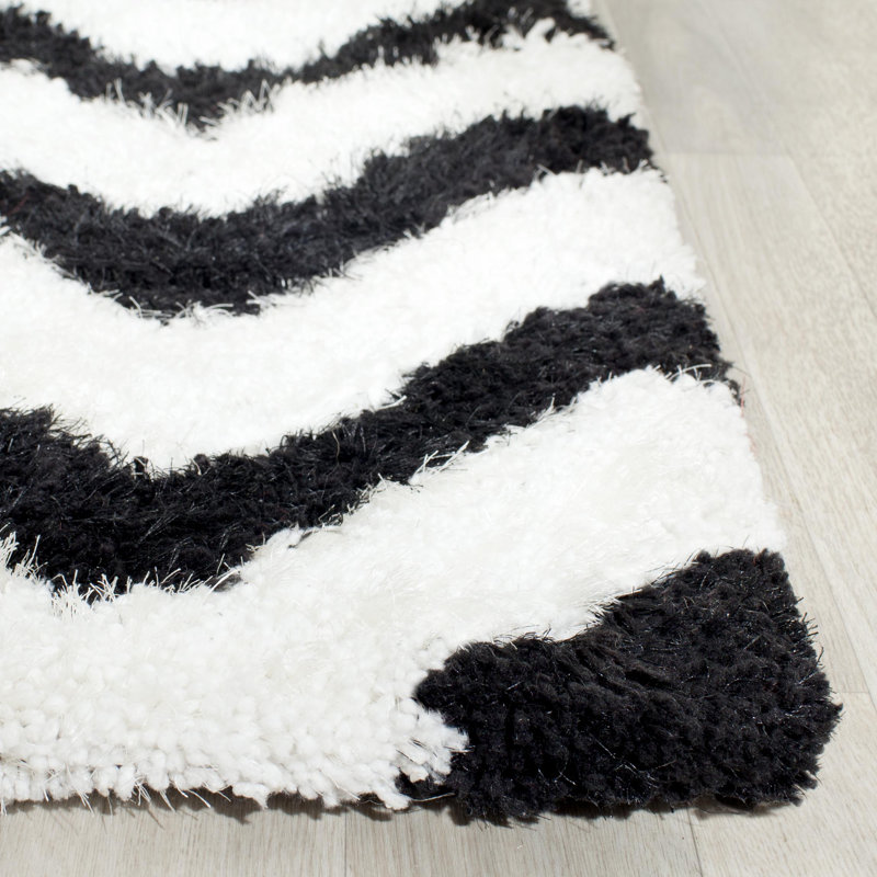 Safavieh Barcelona Shag HandTufted Cotton White/Black Area Rug