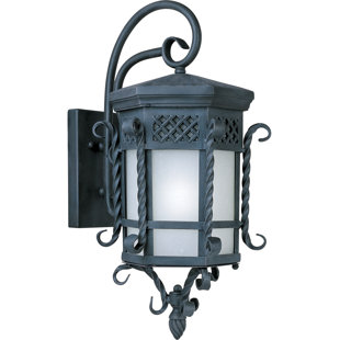 Best Cutlerville 1-Light Outdoor Wall Lantern By Astoria Grand Outdoor Lighting Cutlerville 1-Light Outdoor Wall Lantern By Astoria Grand Outdoor Lighting