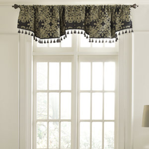 Alexina Ascot Blackout 48