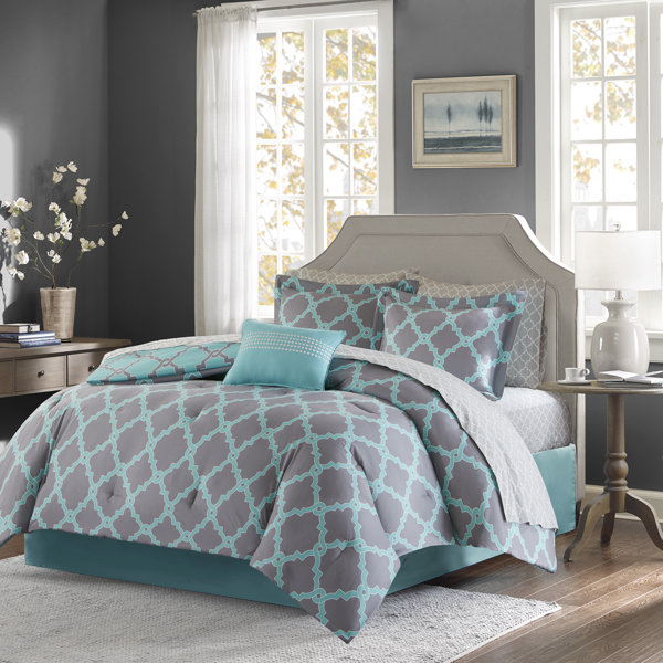 Reversible Complete Comforter and Cotton Sheet Set