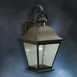 Best Darrah Traditional 1-Light Outdoor Wall Lantern By Three Posts Outdoor Lighting Darrah Traditional 1-Light Outdoor Wall Lantern By Three Posts Outdoor Lighting