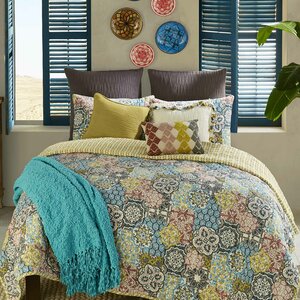 3 Piece Riyadh Reversible Quilt Set