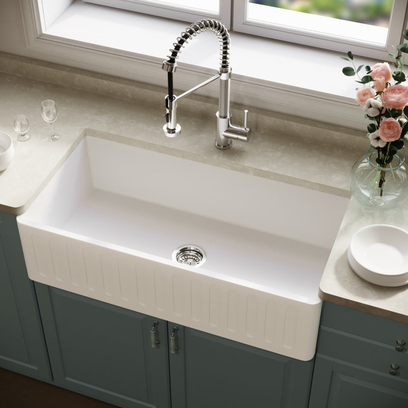 Mystery White Marble From South Africa Resembles Ivory The Soft Golden Veining Gives Character To This Precious Stone Withou Marble Slab White Marble Marble