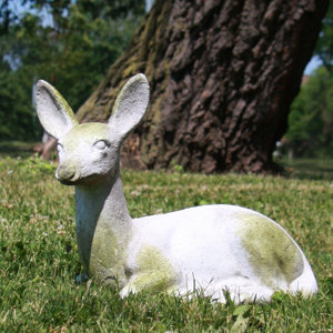 Garden Du00e9cor Sitting Deer Fawn Statue
