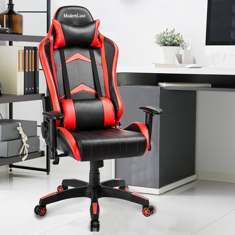 Соревнования по езде в офисных креслах под названием german office chair racing