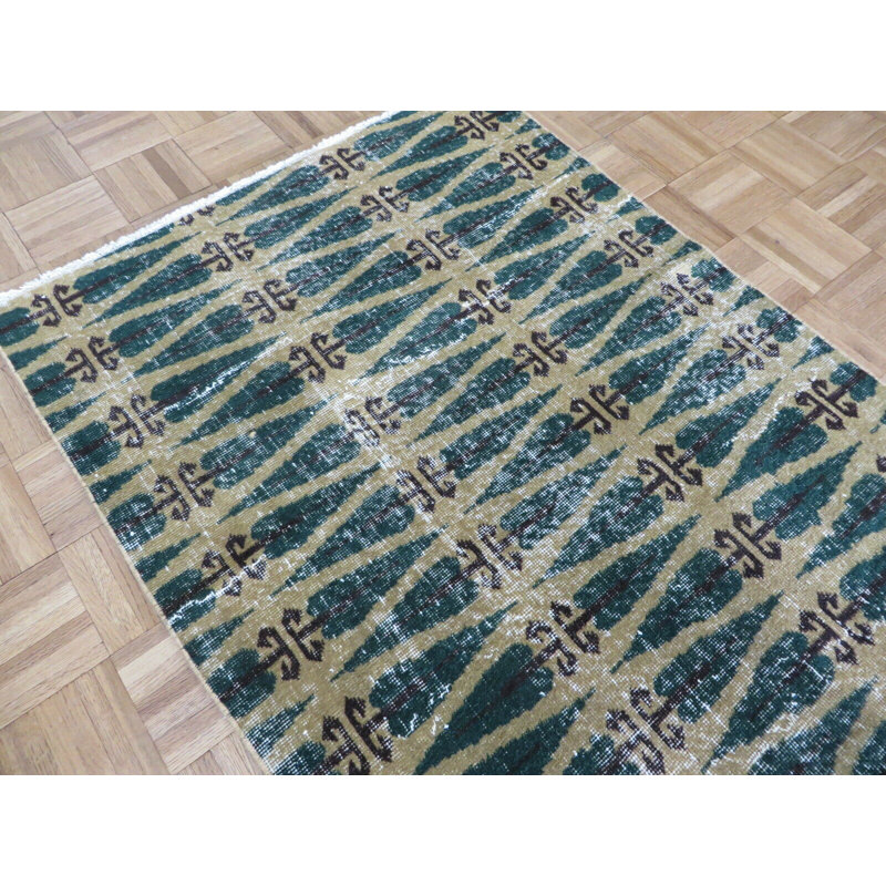 Olive Green and White Modern Area Rug 22 x 3 Albertha Gray