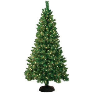Jordan 7.5' Green Artificial Christmas Tree with 550 Clear Lights