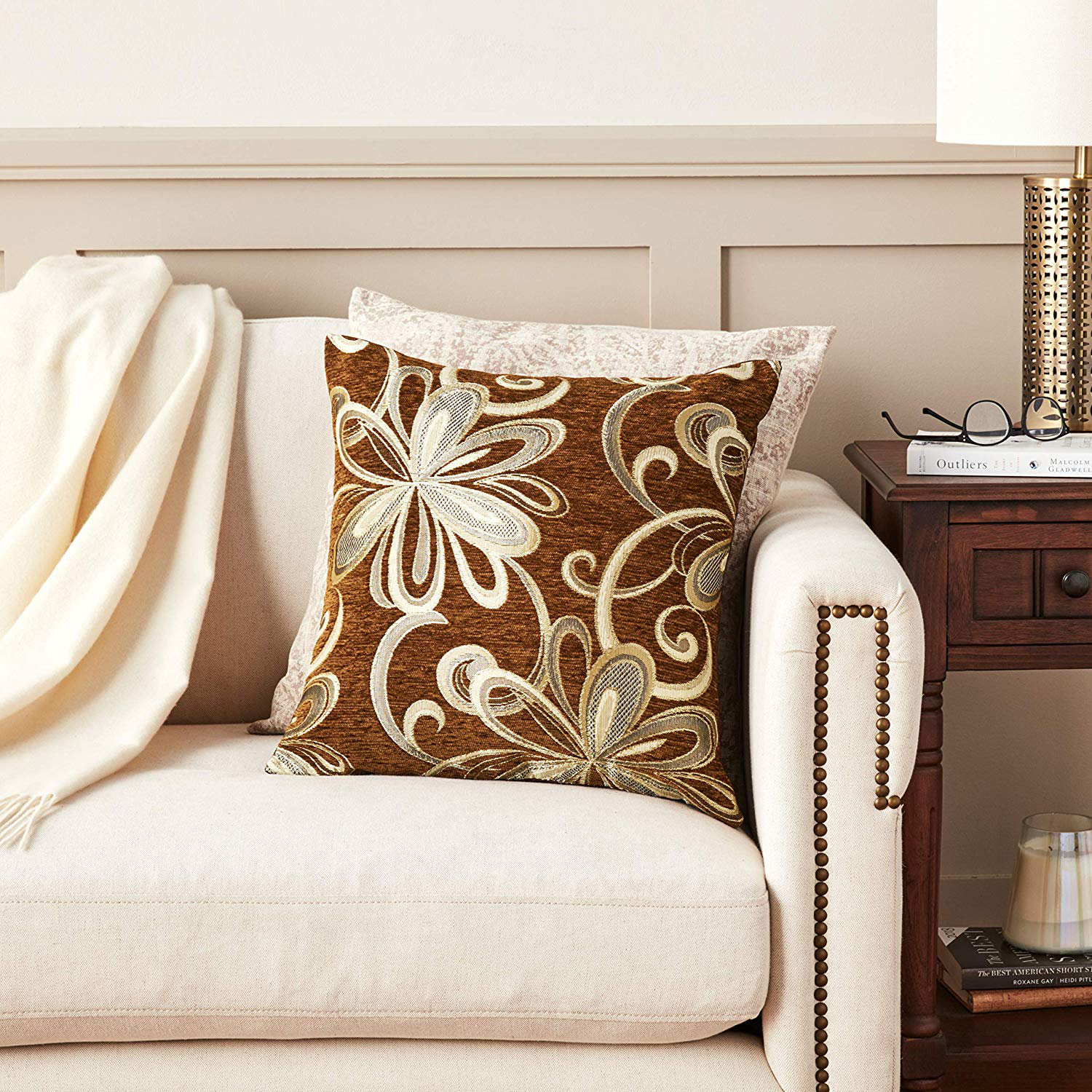 traditional throw pillows